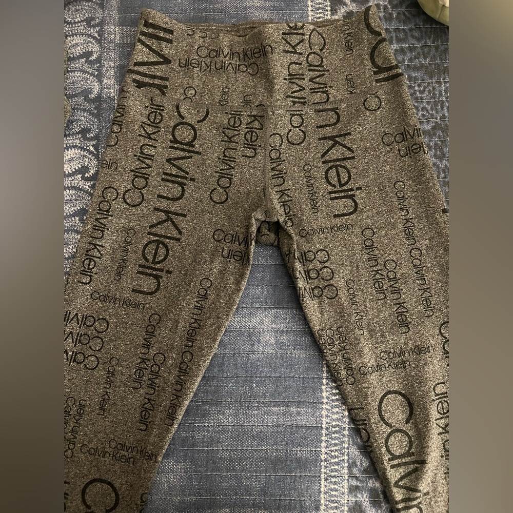 grey and black calvin klein leggings